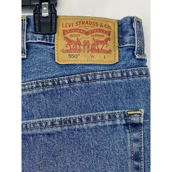Levi’s 550 Men's Jeans size 46x32 (46x31) Medium Wash Blue Denim 100% Cotton - Picture 3 of 6